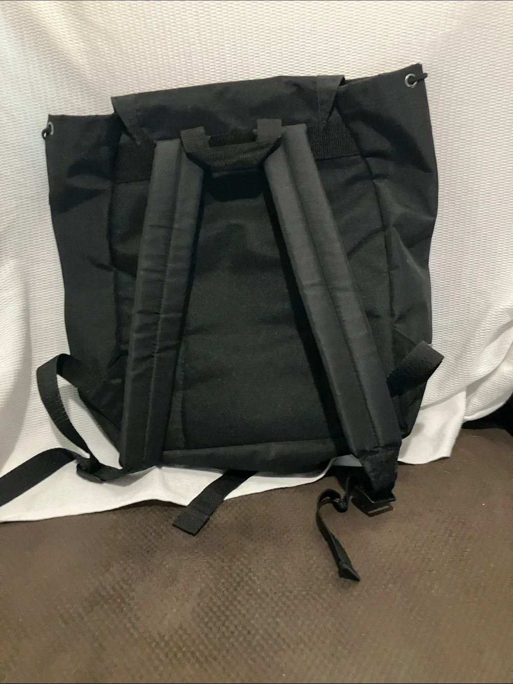 Classic Black Men's Backpack with Buckle Closure - Leeds